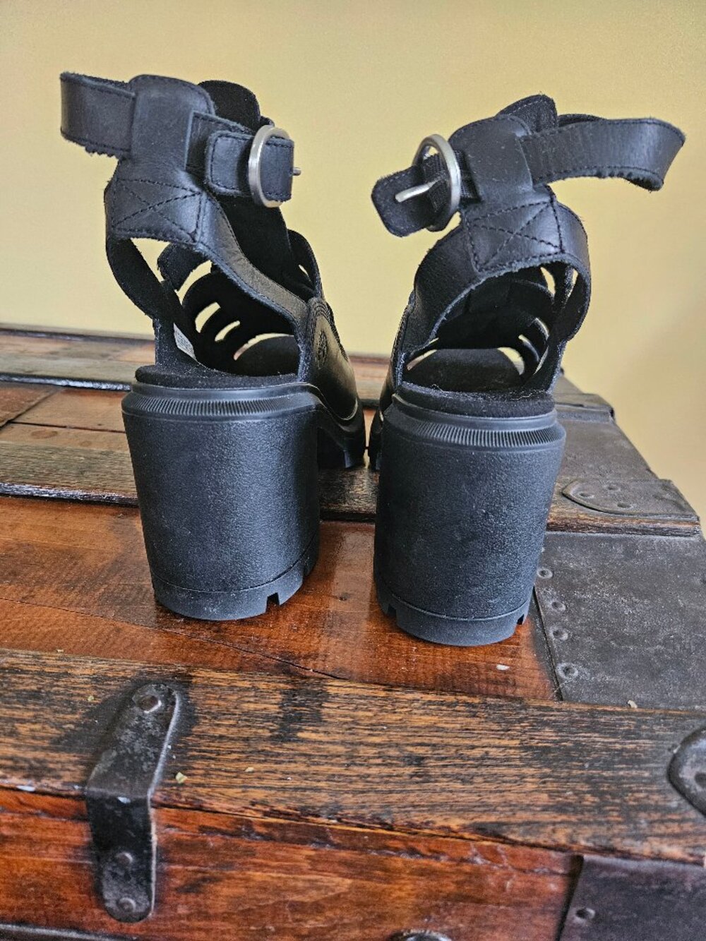 Like-New Timberland Allington Heights Fisherman Sandals - Picture 8 of 8